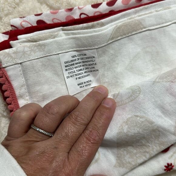 Letters of LOVE White Red XOXO Embroidered Cotton Blend Kitchen Towels set of 3 - Picture 6 of 11